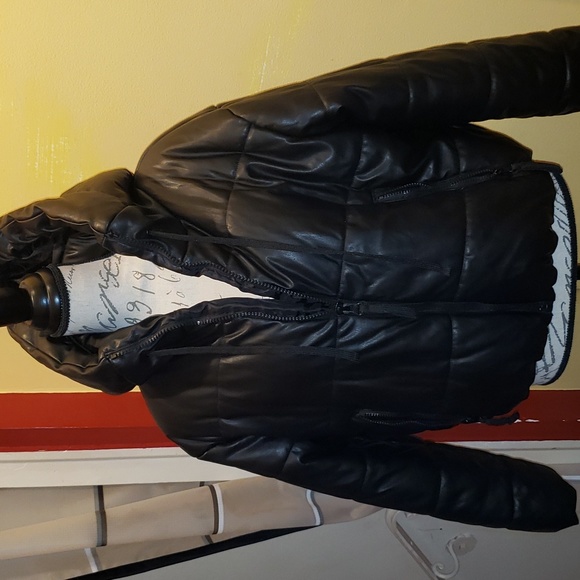 Fashion Nova beautiful puffer type coat size small - Picture 7 of 9